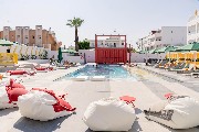 ryanslolas_03_pool area_0027.jpg